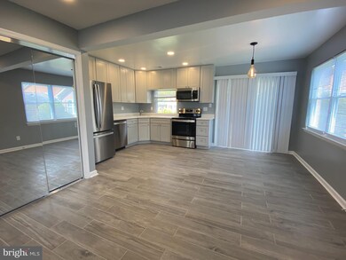 9669 Hagel Cir, Lorton, VA 22079 - photo 5