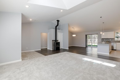 16337 Lava Dr, La Pine, OR 97739 - photo 4