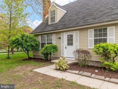 909 Truro Ln, Crofton, MD 21114 - photo 4