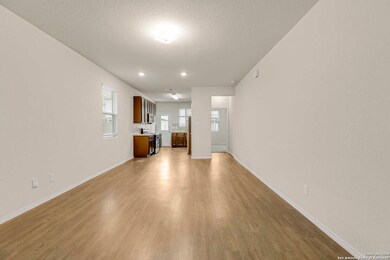 10522 Green Rock Dr, San Antonio, TX 78223 - photo 5