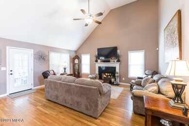 124 Brieghton Ct 11