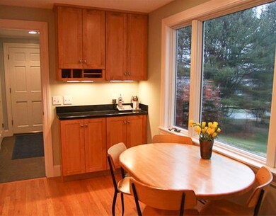 Kitchen. eat-in kitchen