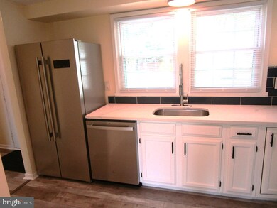 1535 Iris Ct, Hagerstown, MD 21740 - photo 4