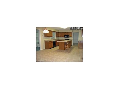 Center island kitchen with breakfast bar