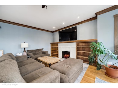 1462 W Warner Ave unit 3E, Chicago, IL 60613 - photo 3