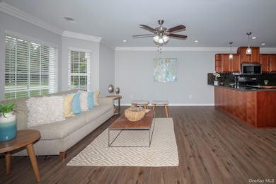 1301 Dolphin Ln unit 1301, Holbrook, NY 11741 - photo 4