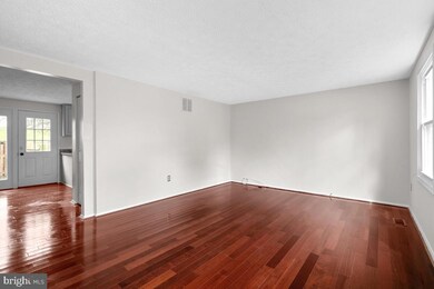 19028 Partridge Wood Dr, Germantown, MD 20874 - photo 4