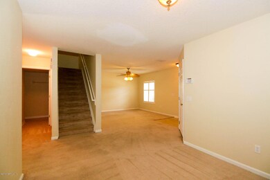 4 C Living Room