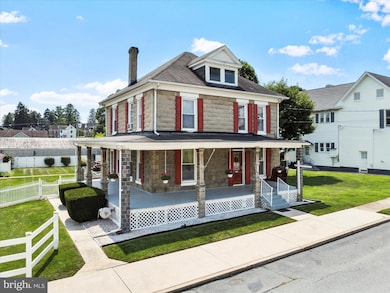 118 W 5th St, Waynesboro, PA 17268 - photo 4