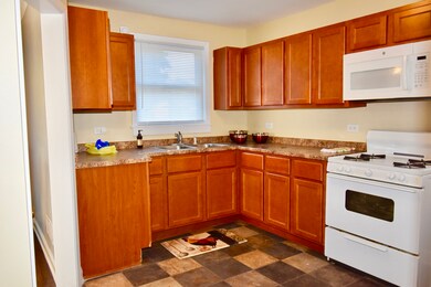 909 Fairfield Ct, Waukegan, IL 60085 - photo 6