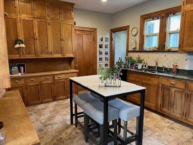 2041 W 3rd Kitchen