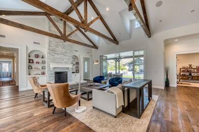 011_Living Room