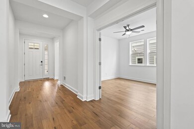 131 Cowbird St, Lake Frederick, VA 22630 - photo 2