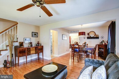 906 Nichols Dr, Laurel, MD 20707 - photo 5