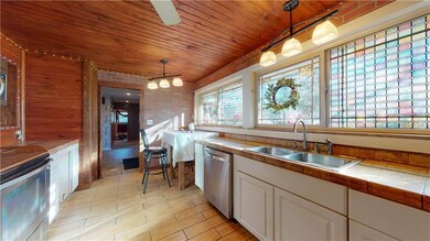 6884 Hillcrest Dr, Plainfield, IN 46168 - photo 5