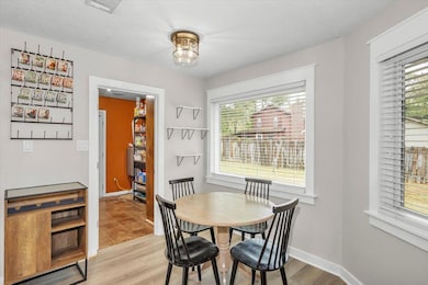 06-530 Adams Mill Ln-6