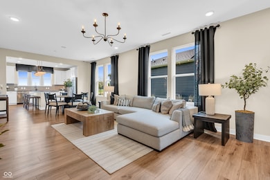 Photo of Similar Model