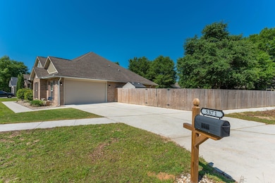 3-web-or-mls-5371 Wyndell Cir Exterior-3