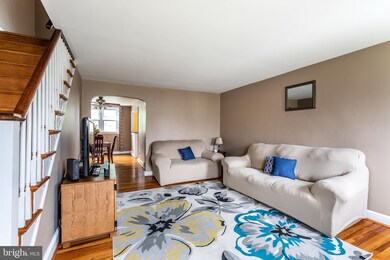 1054 Oakwood Dr, Glenolden, PA 19036 - photo 5