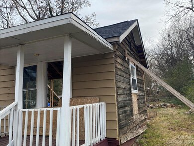 343 W Raleigh Ave, Statesville, NC 28677 - photo 3