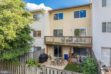 9532 Miranda Ct, Fairfax, VA 22031 - photo 3