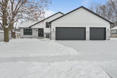 936 W 10th St, Kaukauna, WI 54130 - photo 2