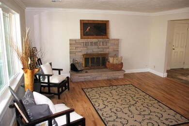 750 S 5th St, Central Point, OR 97502 - photo 3