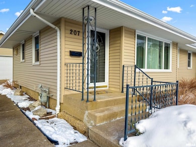 207 Devonshire Rd, Washington, IL 61571 - photo 3