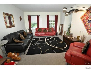 6983 Lincoln Dr, Macungie, PA 18062 - photo 7