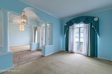 7 Living Room /Office