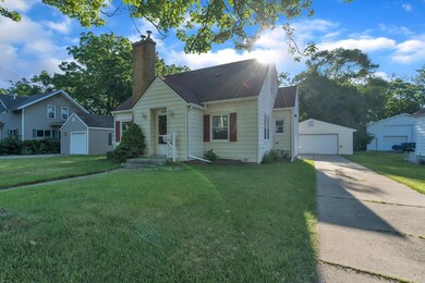 04-208-S-Myrtle-St-WindowStill-Real-Esta