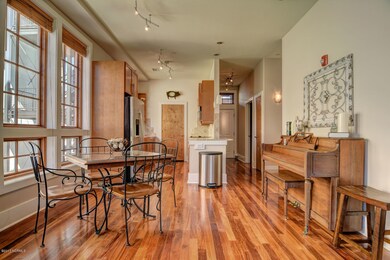 801 N 4th St Wilmington NC-large-006-36-