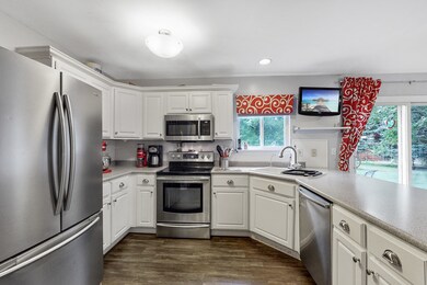 241 Spring Ct, North Aurora, IL 60542 - photo 7