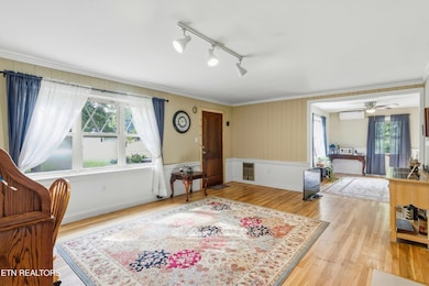 653 E Hunt Rd, Alcoa, TN 37701 - photo 6