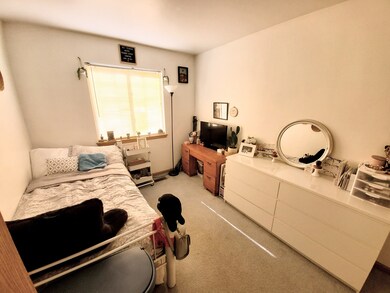 970 N Commonwealth Ave, Aurora, IL 60506 - photo 4