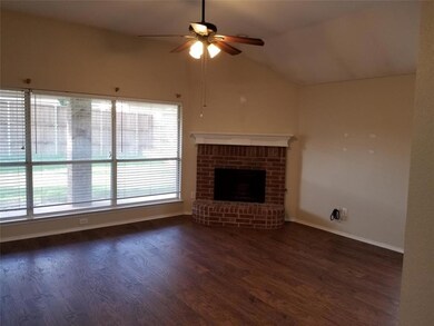 2809 Hollow Ridge Dr, Denton, TX 76210 - photo 2