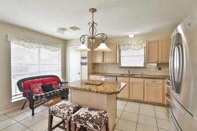 7911 Woodland Oaks Ct, Houston, TX 77040 - photo 4