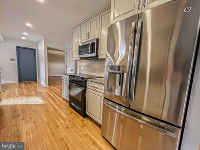 2440 Carey Ln, Vienna, VA 22181 - photo 6