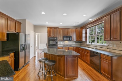 23128 Persimmon Ridge Rd, Clarksburg, MD 20871 - photo 2