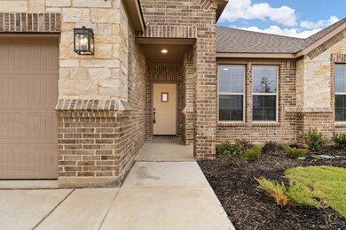 1906 Echo Lake Ct, Cleburne, TX 76033 - photo 4