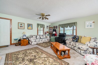 221 Gibbs Ct, Beaufort, NC 28516 - photo 7