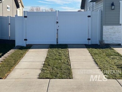 1365 Crescent St, Weiser, ID 83672 - photo 2