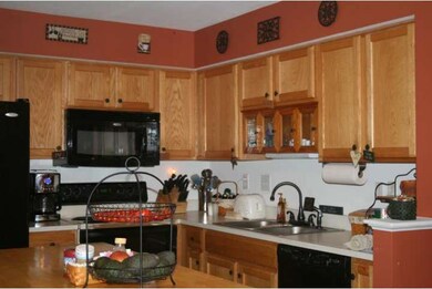 1238 Hunter Ln, Perkiomenville, PA 18074 - photo 4