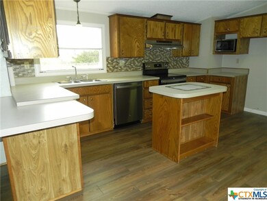 12535 Bendle Rd, Troy, TX 76579 - photo 7