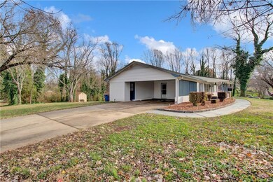 1046 Valley St, Statesville, NC 28677 - photo 5