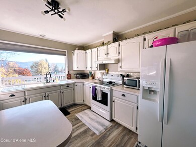 6 Kitchen