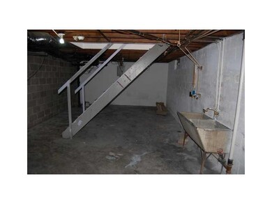 731 W 9th St, Anderson, IN 46016 - photo 7