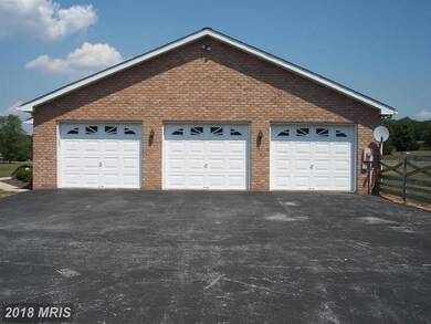 366 Quaint Swan Dale Dr, Martinsburg, WV 25404 - photo 2