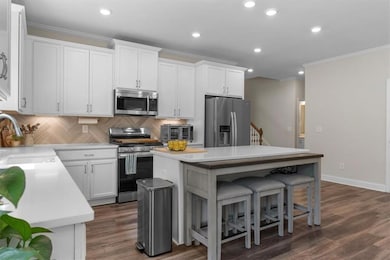 Enjoy cooking and dining  in this fabulous kitchen