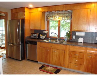 48 W Bel Air Rd, Cranston, RI 02920 - photo 6